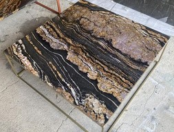 Журнальный столик из гранита Блэк Фьюжен