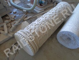 Колонна из гранита Паданг Лайт