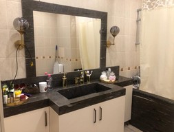 Столешница с раковиной из натурального кварцита