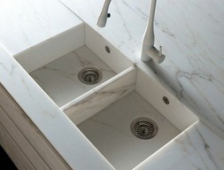 Столешница на кухню с раковиной из мрамора