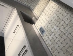 Столешница из бежевого гранита для кухни